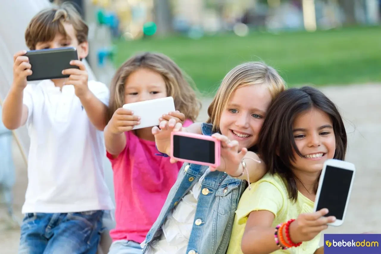 Çocuklara cep telefonu ne zaman ve kaç yaşında verilmeli?