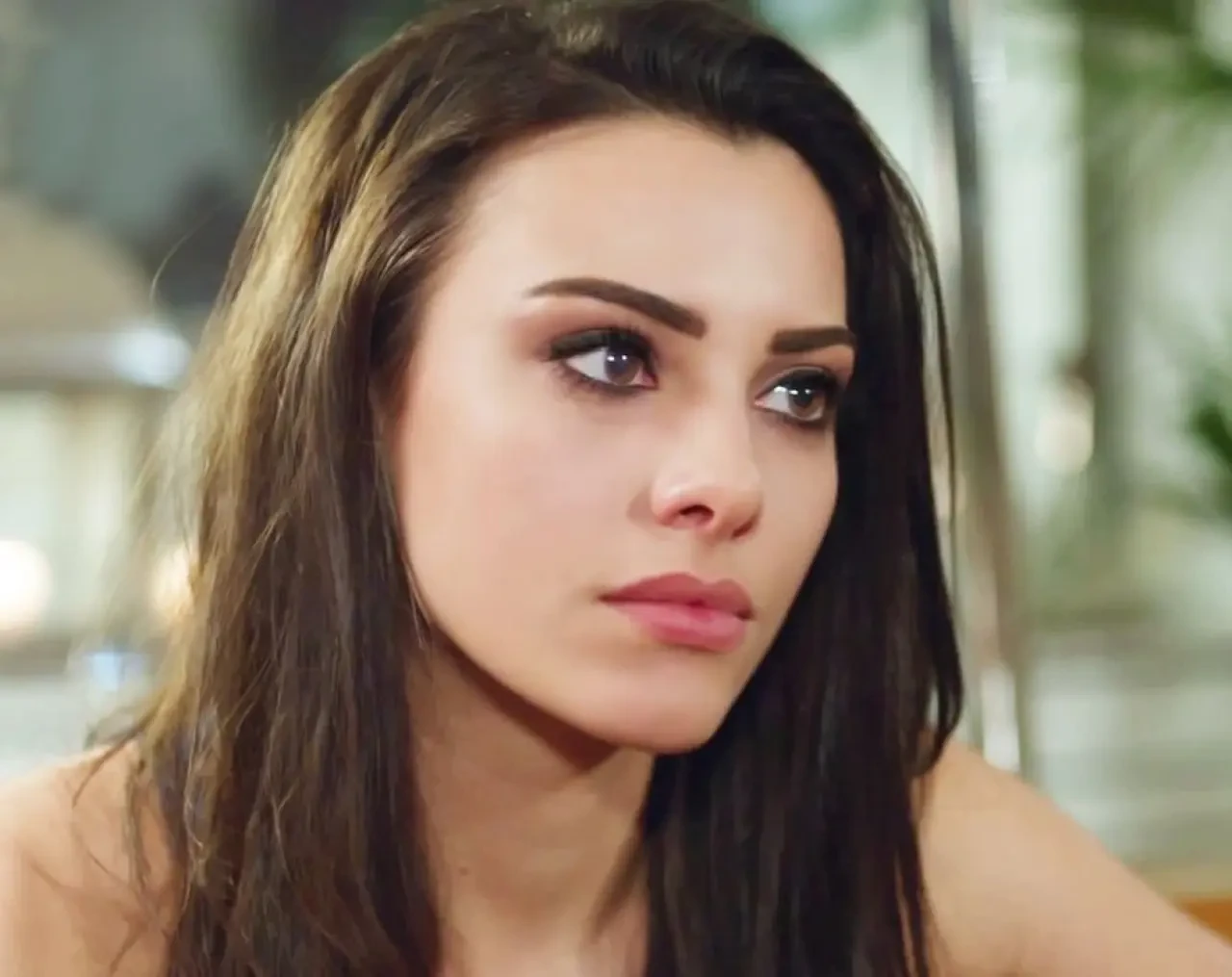Ünlü oyuncu Tuvana Türkay'ın hayatı ve kariyeri hakkında merak edilenler!