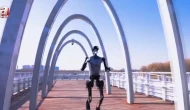 Çin yapımı robot, 100 metreyi 16,33 saniyede koşarak  bir rekora imza attı.