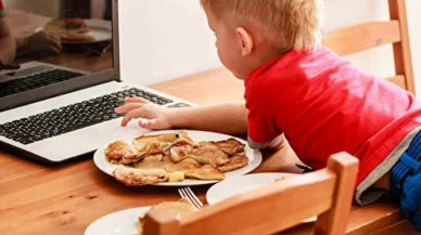 Yemek Masasında Teknolojiyi Tercih Etmeyin!