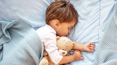 Uzmanlar Vurguluyor: Çocukların Sağlıklı Büyümesi İçin Düzenli Uyku Şart!