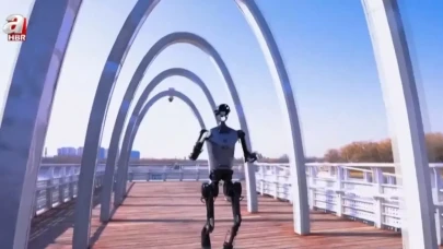 Çin yapımı robot, 100 metreyi 16,33 saniyede koşarak  bir rekora imza attı.