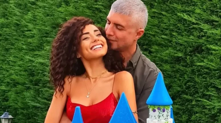 Eşi için tüm ailesini silen Özcan Deniz'den duygusal paylaşım!